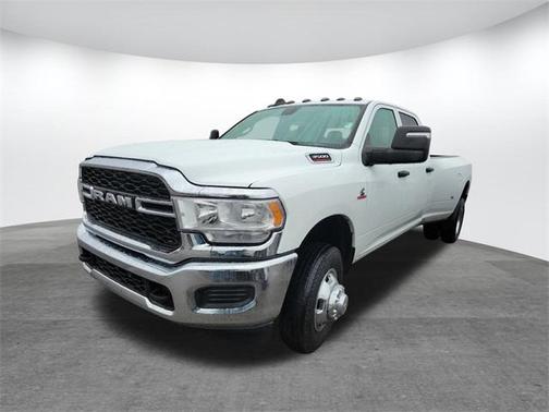 2024 RAM 3500 Tradesman Crew Cab 4x4 8' Box