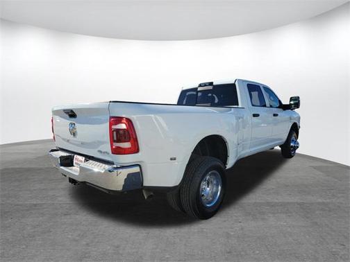 2024 RAM 3500 Tradesman Crew Cab 4x4 8' Box
