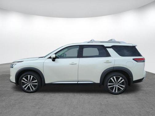2024 Nissan Pathfinder Platinum FWD