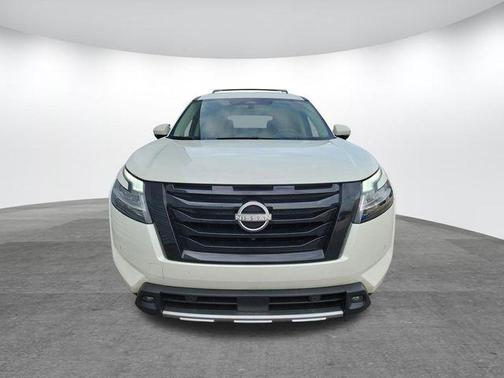 2024 Nissan Pathfinder Platinum FWD