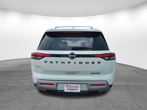 2024 Nissan Pathfinder Platinum FWD