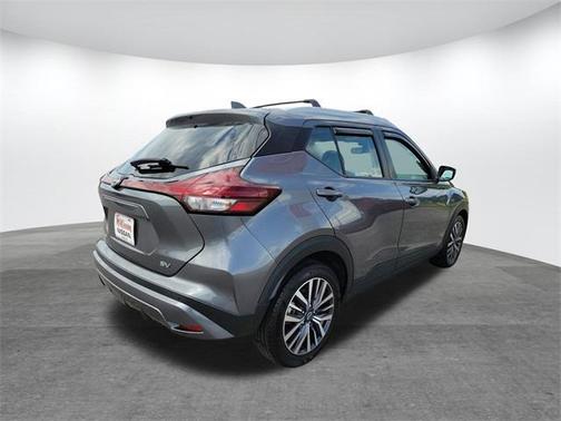 2022 Nissan Kicks SV