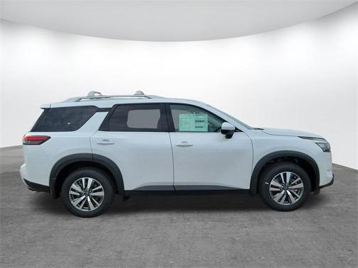 2025 Nissan Pathfinder SL FWD