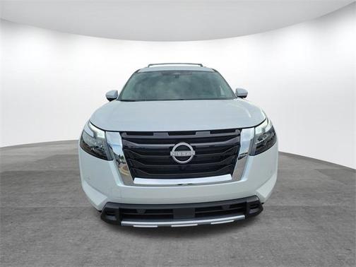 2025 Nissan Pathfinder SL FWD