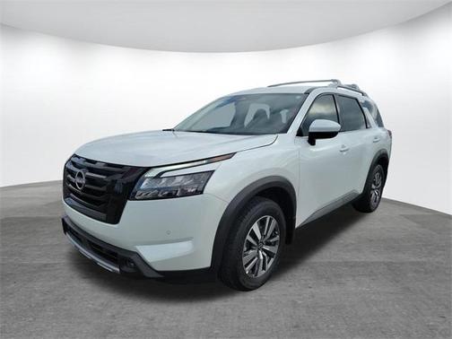 2025 Nissan Pathfinder SL FWD