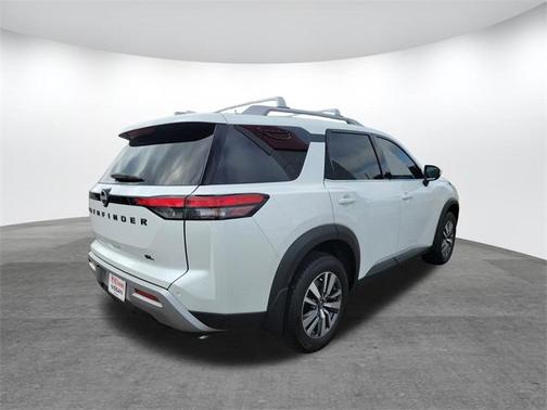 2025 Nissan Pathfinder SL FWD