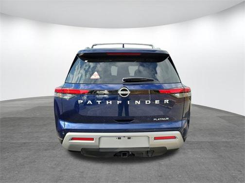 2025 Nissan Pathfinder Platinum FWD