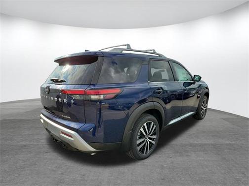 2025 Nissan Pathfinder Platinum FWD
