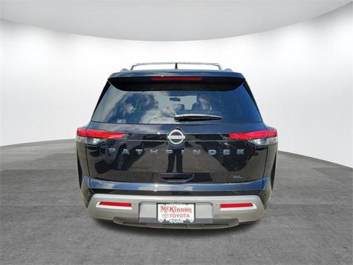 2022 Nissan Pathfinder SL 2WD
