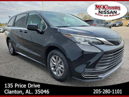 2025 Toyota Sienna LE