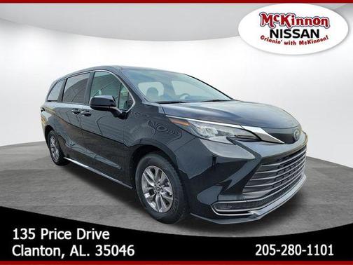 2025 Toyota Sienna LE