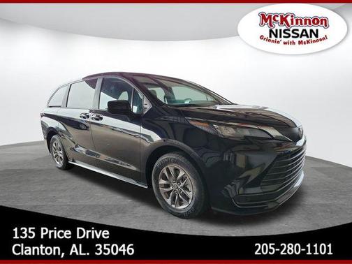 2025 Toyota Sienna LE