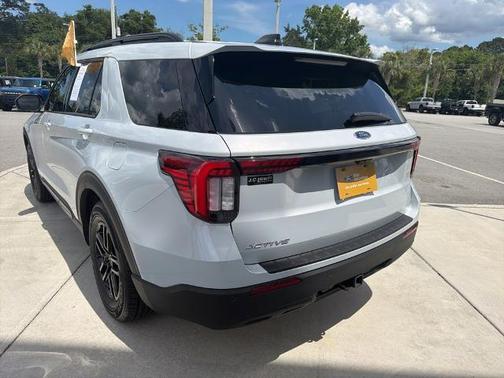 SPACE WHITE METALLIC 2025 Ford Explorer ACTIVE