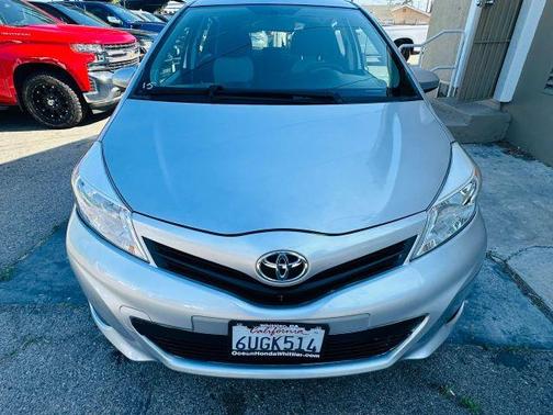 2012 Toyota Yaris LE
