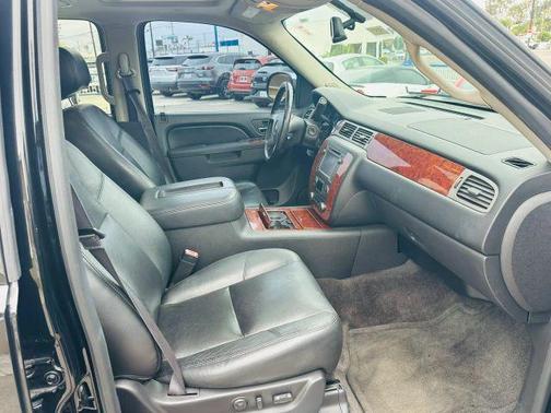 Black 2014 Chevrolet Suburban 1500 LTZ