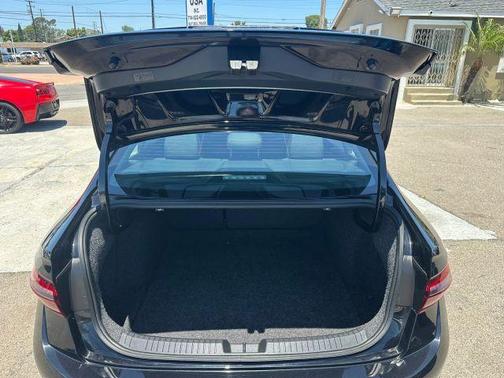 Deep Black Pearl Effect 2022 Volkswagen Jetta 1.5T S