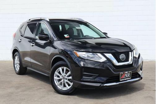 Magnetic Black 2018 Nissan Rogue SV SUV