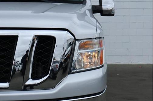 2013 Nissan NV Passenger NV3500 HD SL V8