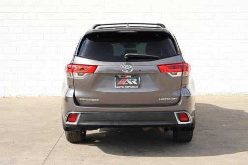 2017 Toyota Highlander Limited