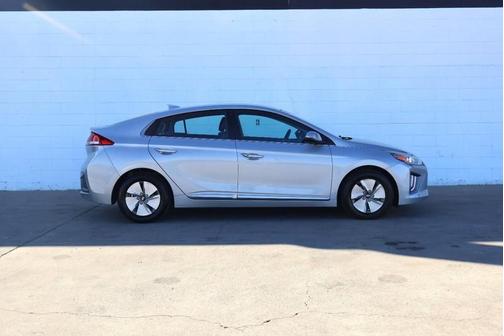 2021 Hyundai IONIQ Hybrid SE