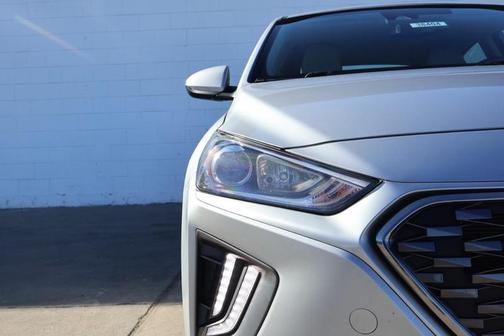 2021 Hyundai IONIQ Hybrid SE