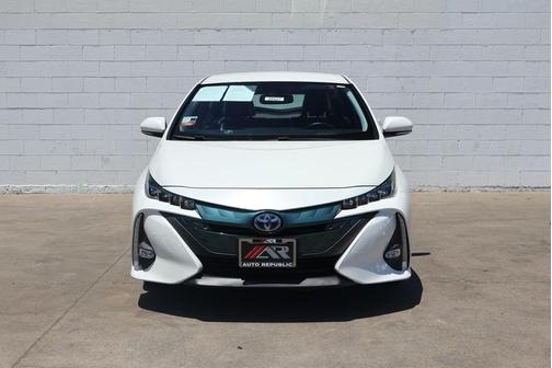 Blizzard Pearl 2017 Toyota Prius Prime Advanced