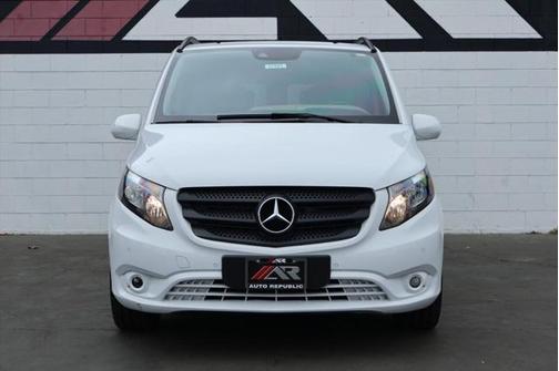 2017 Mercedes-Benz Metris Base