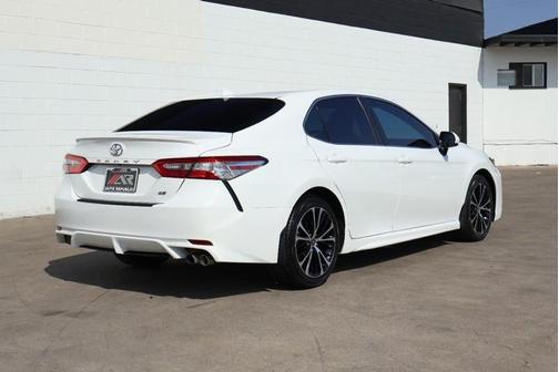 2020 Toyota Camry SE