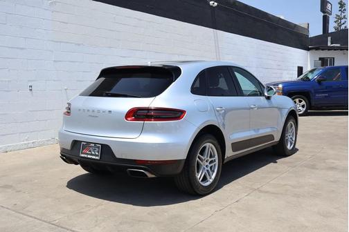 Rhodium Silver Metallic 2017 Porsche Macan Macan