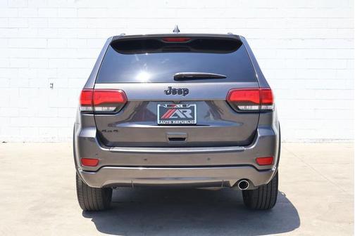 Granite Crystal Metallic Clearcoat 2019 Jeep Grand Cherokee Altitude