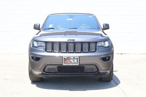 Granite Crystal Metallic Clearcoat 2019 Jeep Grand Cherokee Altitude