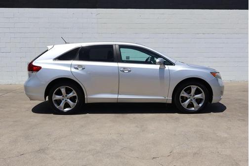 Classic Silver Metallic 2013 Toyota Venza XLE