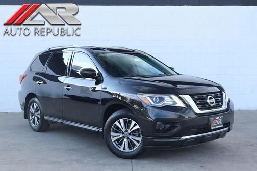 2019 Nissan Pathfinder S