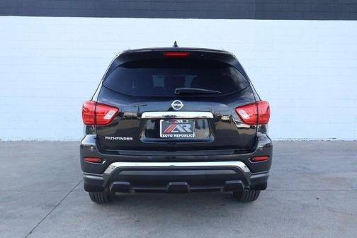 2019 Nissan Pathfinder S