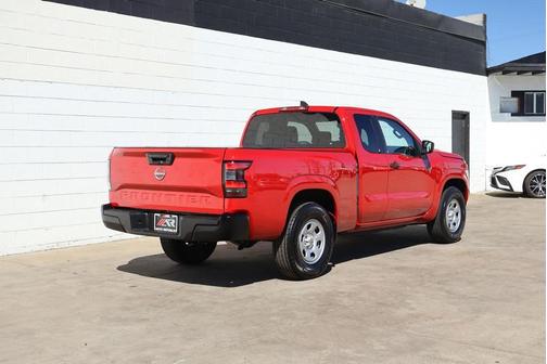 2022 Nissan Frontier S