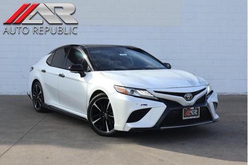 2019 Toyota Camry XSE