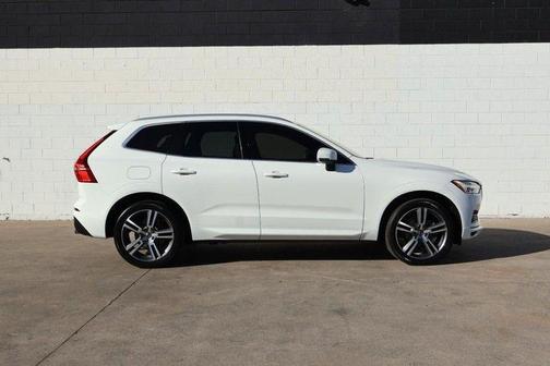2020 Volvo XC60 T5 Momentum
