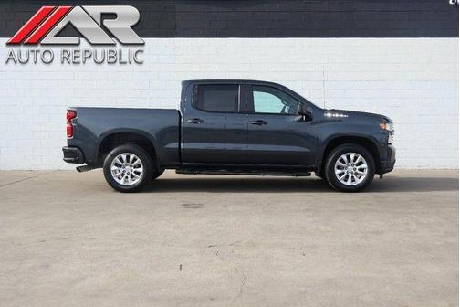 Satin Steel Metallic 2022 Chevrolet Silverado 1500 Custom Truck