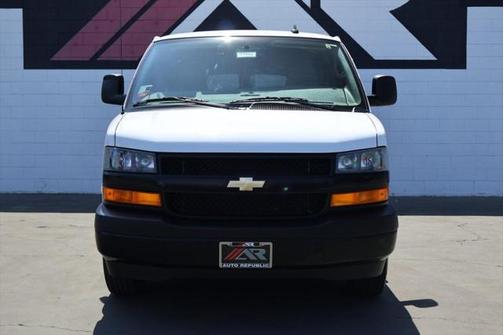 2023 Chevrolet Express 3500 Extended WB 15 Passenger Van
