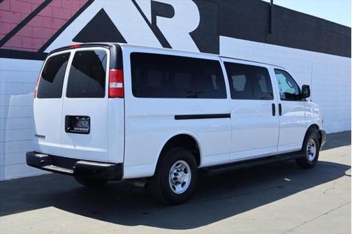 2023 Chevrolet Express 3500 Extended WB 15 Passenger Van