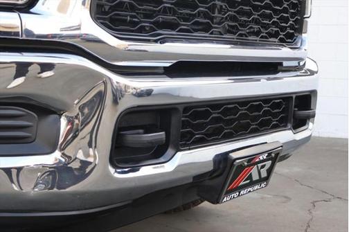 2019 RAM 2500 Tradesman LONGBED 4x4 Crew Cab 'lifted' w/off-road wheels & Tires