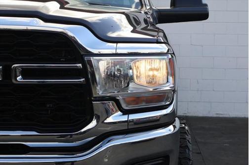 2019 RAM 2500 Tradesman LONGBED 4x4 Crew Cab 'lifted' w/off-road wheels & Tires