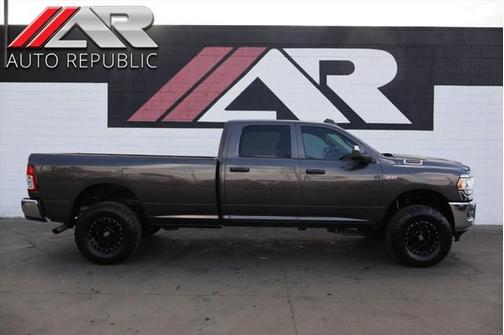 2019 RAM 2500 Tradesman LONGBED 4x4 Crew Cab 'lifted' w/off-road wheels & Tires