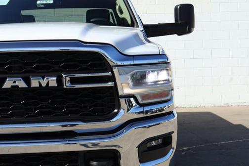 2019 RAM 2500 4X4 Tradesman Crew Cab 6.4L HEMI