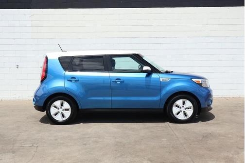 Caribbean Blue 2016 Kia Soul EV +