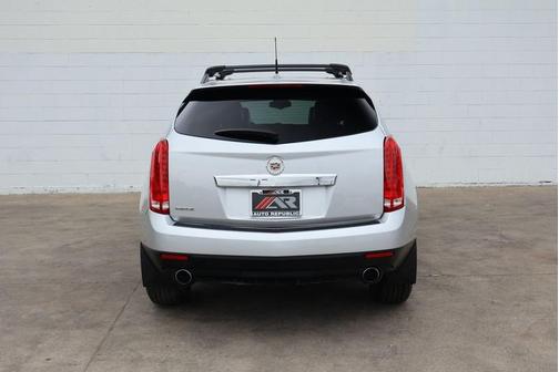 Radiant Silver Metallic 2011 Cadillac SRX Base