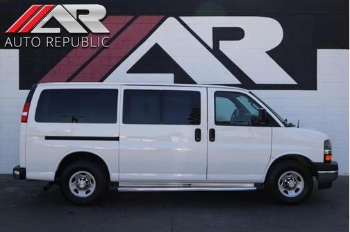 2017 Chevrolet Express 2500 LT