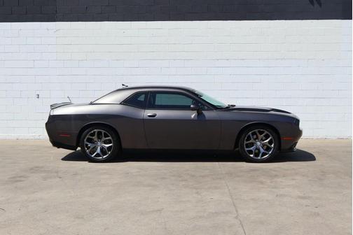 Granite Crystal Metallic Clearcoat 2016 Dodge Challenger SXT