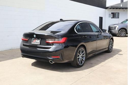 2019 BMW 330 w/convenience package & PARK DISTANCE CONTROL