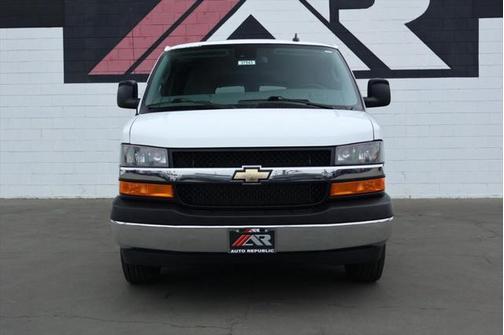 2021 Chevrolet Express 3500 LT extended wb w/15 pass seating